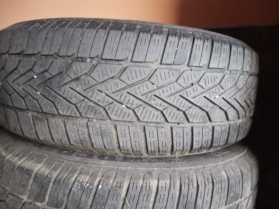Anvelope iarna 215 65 r16