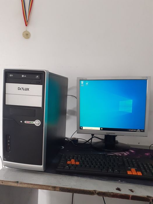 Vând unitate Delux