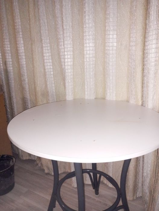 Продам стол. 8500