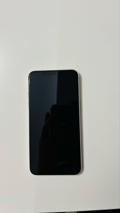 Vand Iphone 11 Pro Max culoare silver