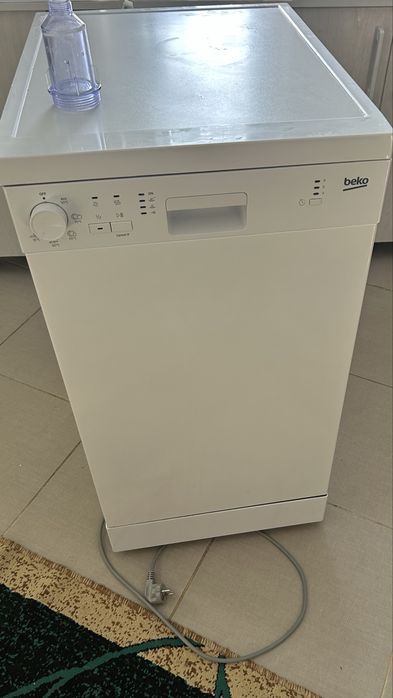 Продам б/у Посудомоечную машину