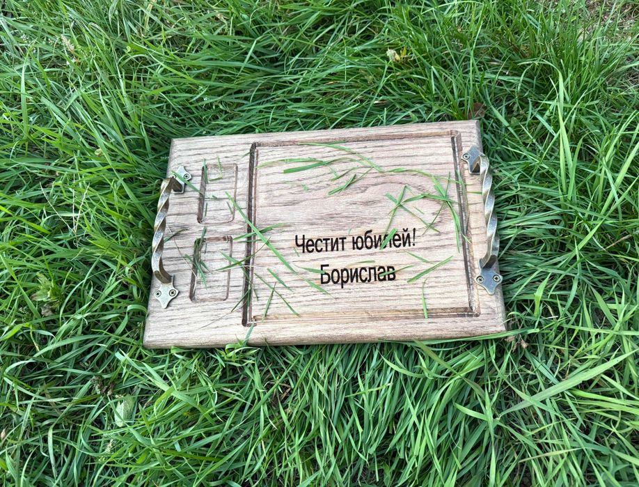 Ръчно изработени дървени дъски и плата за рязане и мезета