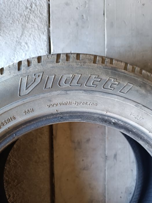 Баллоны летнии б/у на 215/65/16