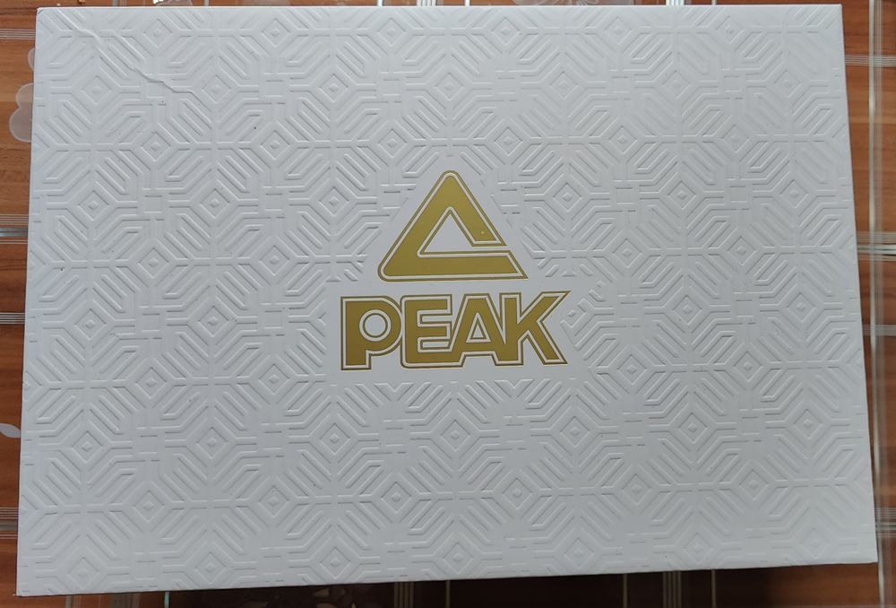 Продам кроссовки