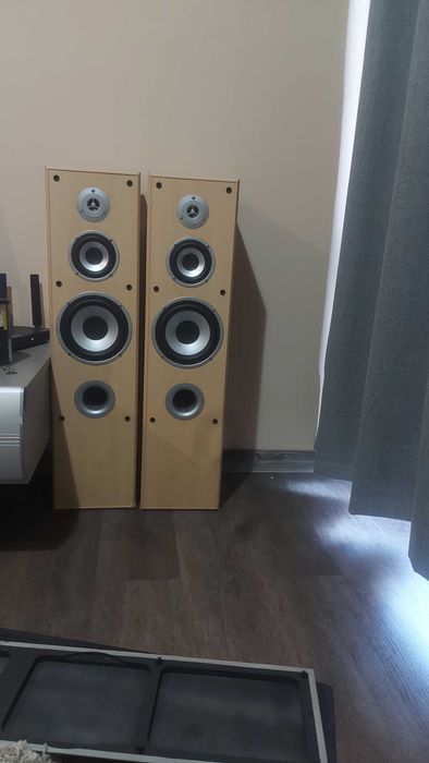 Продавам тонколони Jamo в много запазен вид