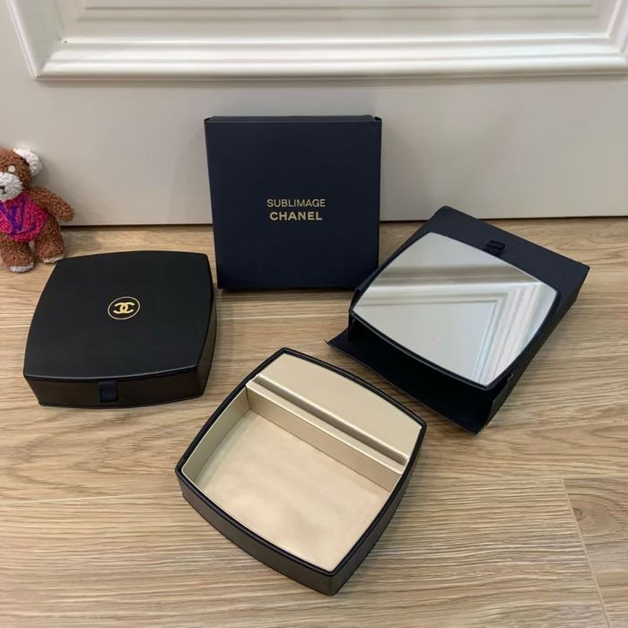 В наличии! Косметичка Dior