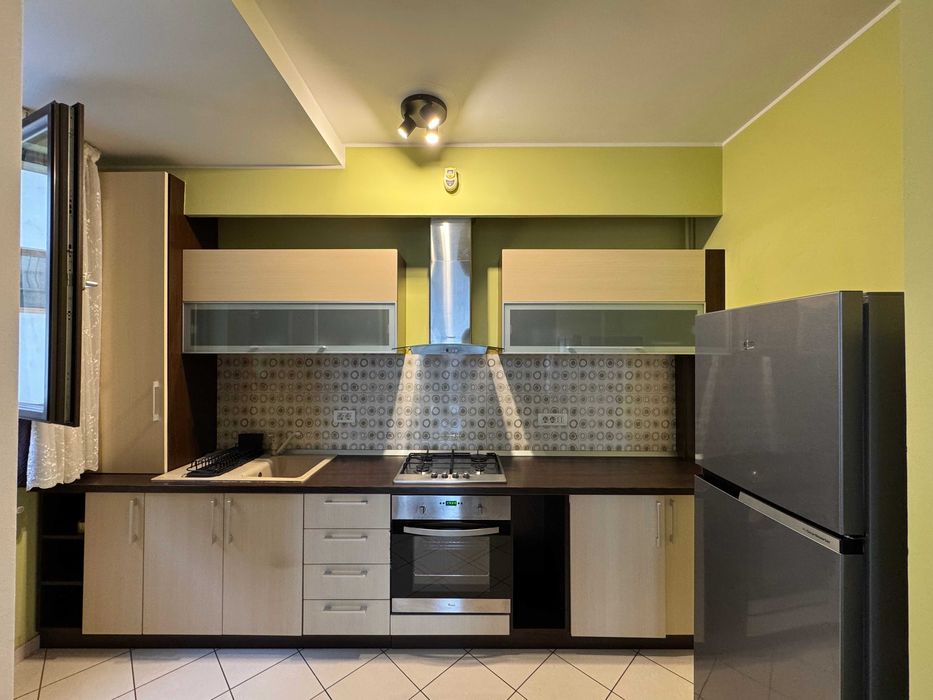 PROPRIETAR inchriez ap. decomandat 2 camere in Bloc Nou Zona Odobescu