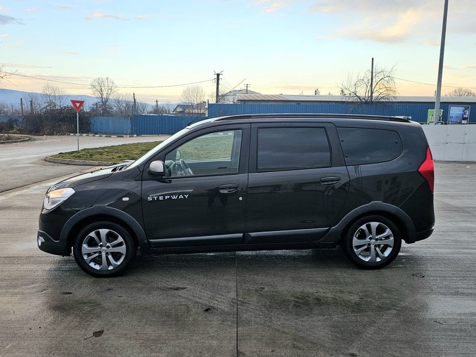 Dacia Lodgy Stepway - 7 locuri - 2016