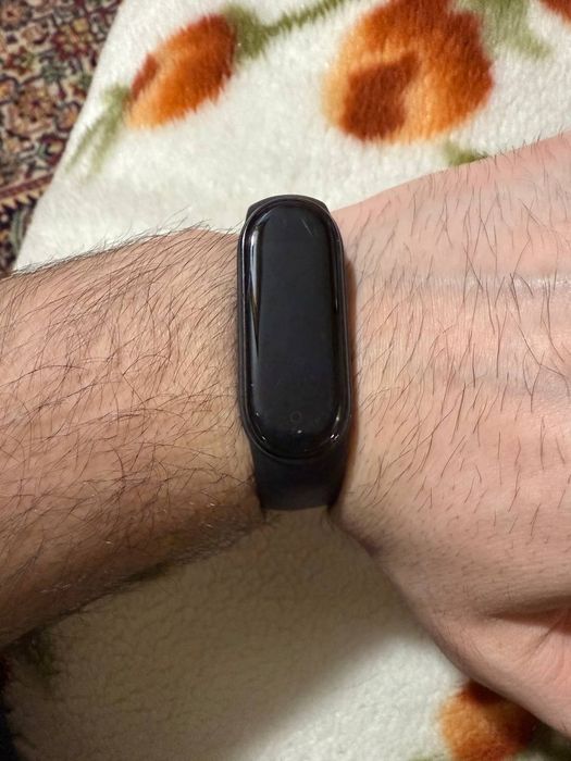 Mi band 5 sotiladi
