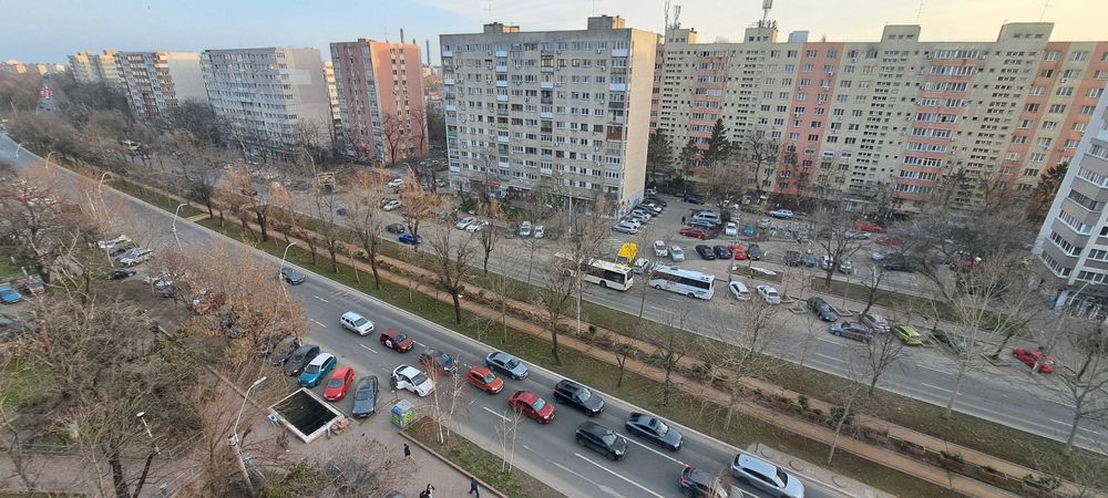 Dristor  metrou la scara blocului