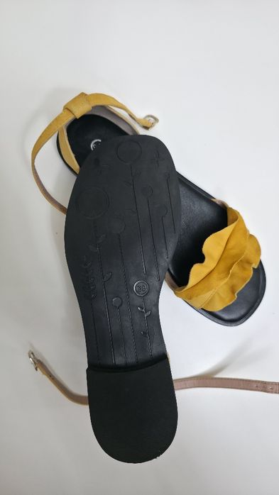 Sandale din piele intoarsa Benvenuti, galbene, marimea 38