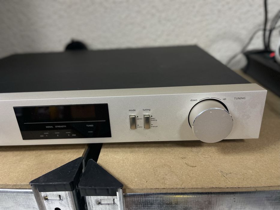 Harman/Kardon TU911 Digital Synthesized Quartz-Locked FM Tuner