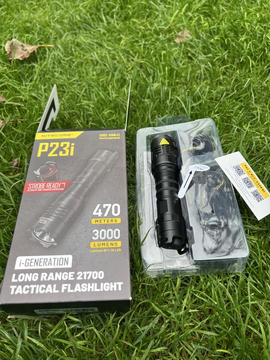 Lanterna Nitecore P23i