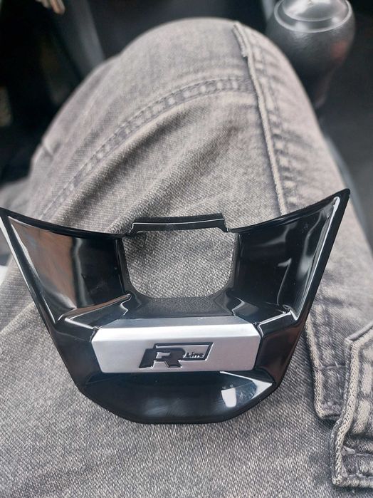 R-line лого за волан