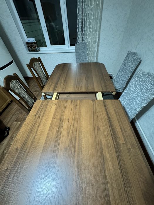 Продается стол стулья