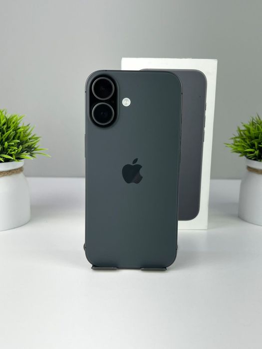 Телефон Apple iPhone 16 256GB