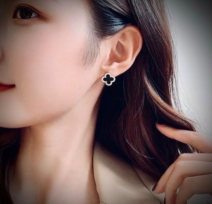 Обеци в стила на Van Cleef. Ван клиф