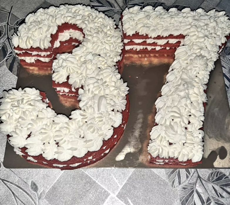 Торт цифра 20000тыс