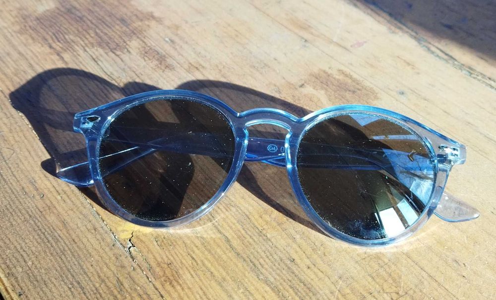 Солнцезащитные очки брендовые