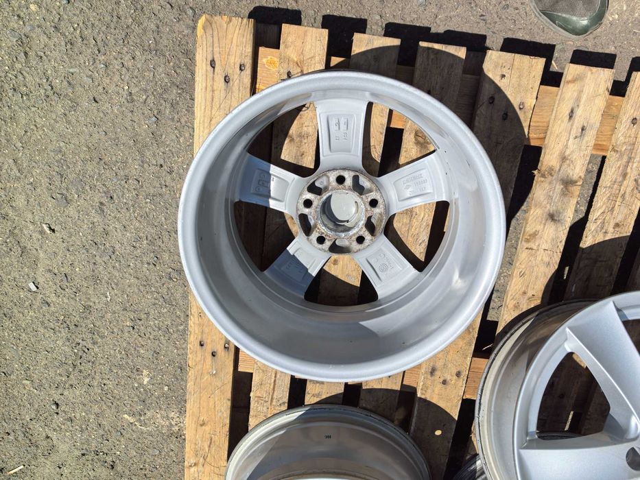 16 цола 5 х 112 мм Мерцедес / Фолксваген / Ауди - 6,5 Инча / ЕТ 48