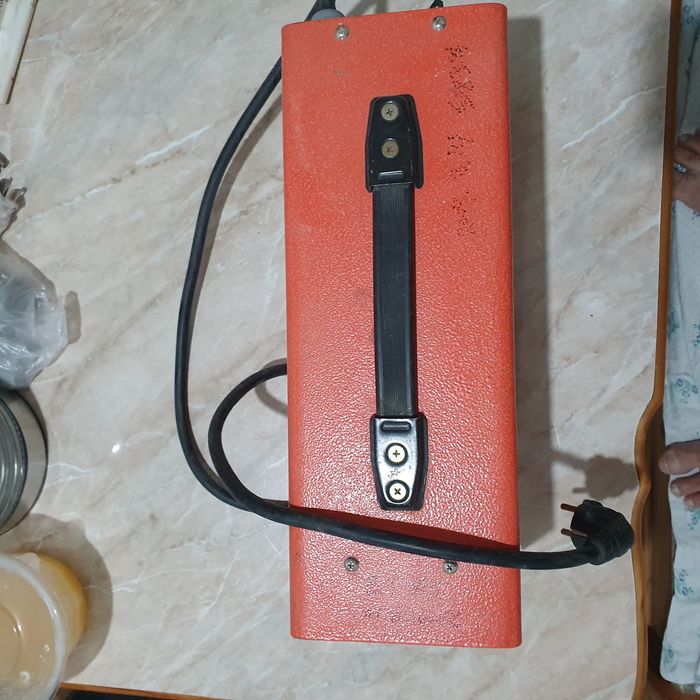 Продаётся  компактный сварочный  аппарат .