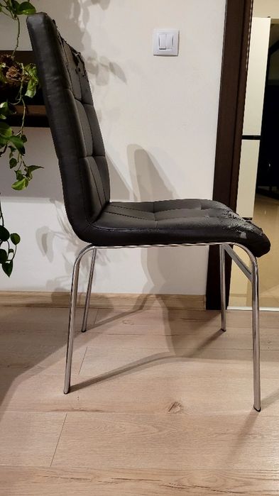 Scaune metalice rezistente – set de 2, ideale pentru recondiționare