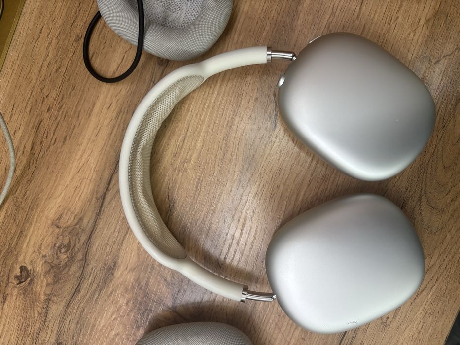 Air pods max gen 1