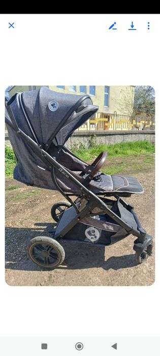 Бебешка количка.