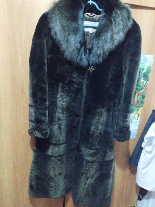 Шуба мутон 54 р. и шапка песец
