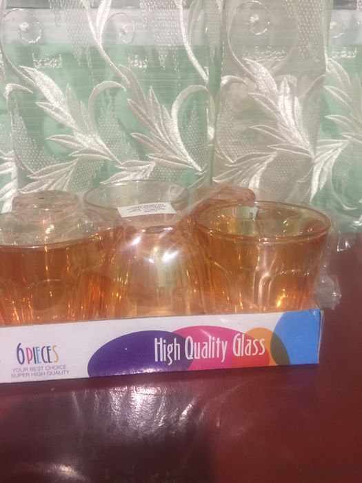 Стъклени чаши нови и използвани