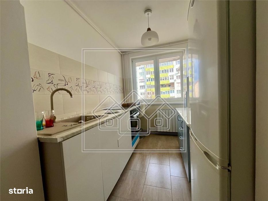 Apartament 3 camere pe Mihai Viteazu, la cheie, disponibil imediat