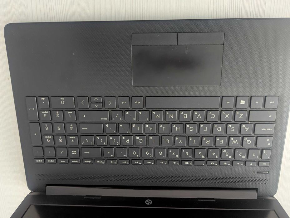 HP-15 Ryzen 5 Vega 8