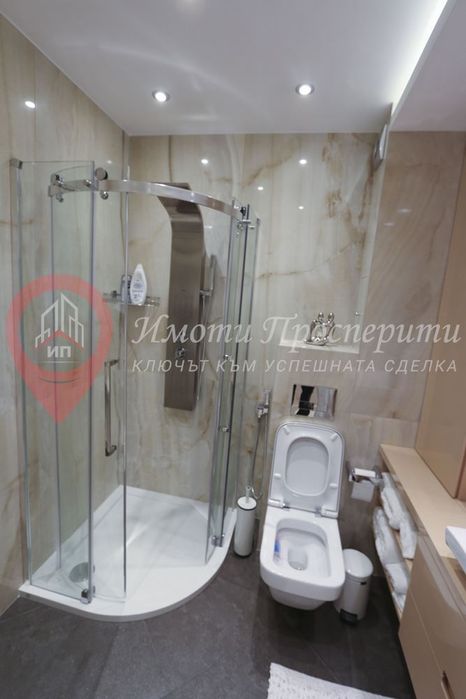 Дава се под наем Тристаен апартамент в София, Център - 119 кв.м за 1190 € - Снимка #8