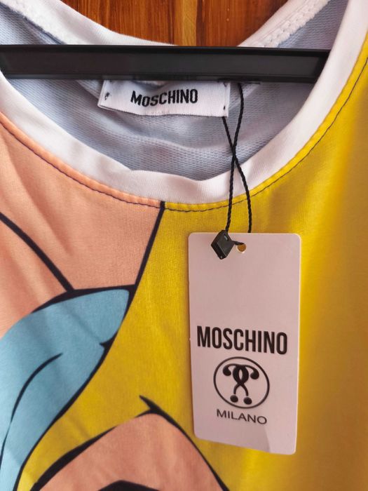 Нова памучна шаренка рокля (туника) на Moshino.