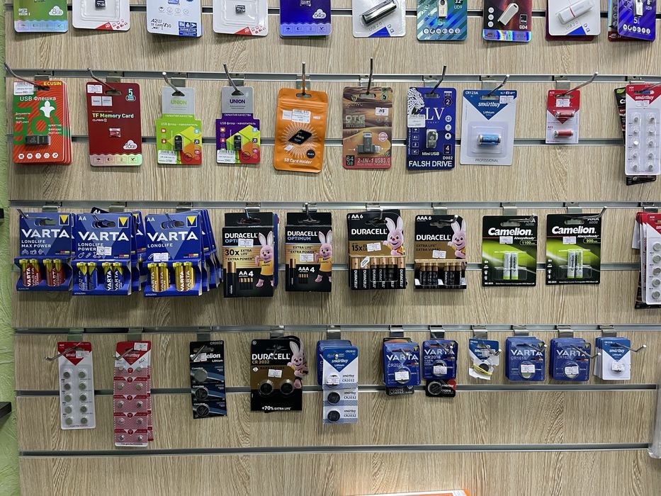 USB флешка, micro SD, батарейки и кроны