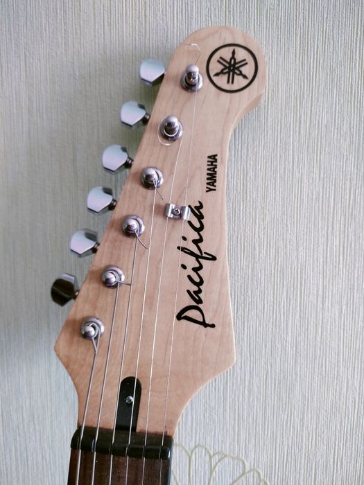 Электрогитара в идеальном состоянии