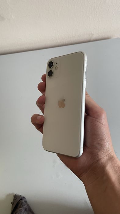 Iphone 11 sotiladi srochna