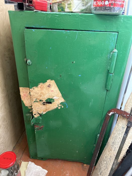 Сейф метталический