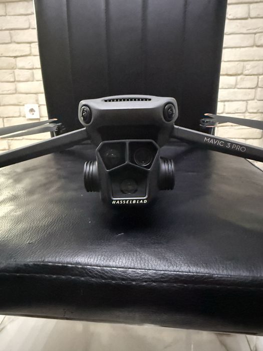 Дрон DJI MAVIC 3 PRO More Combo (DJI RC Pro)