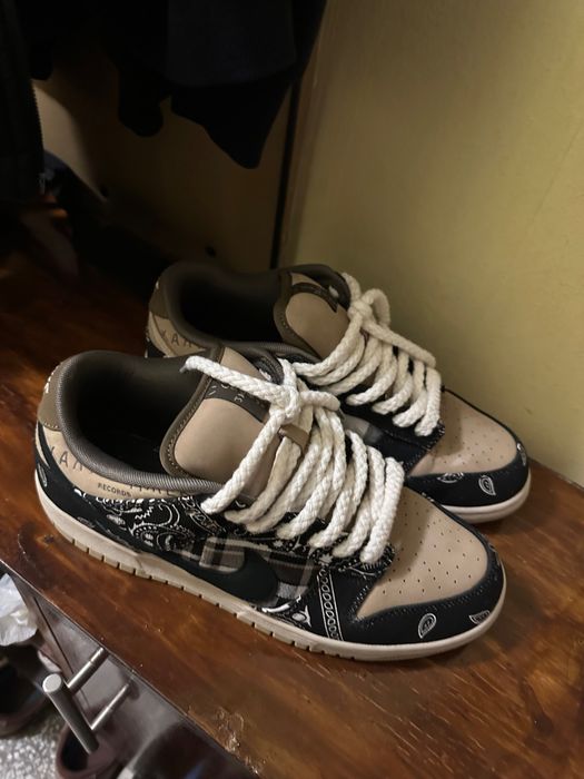 Nike SB Dunk Low - Travis Scott