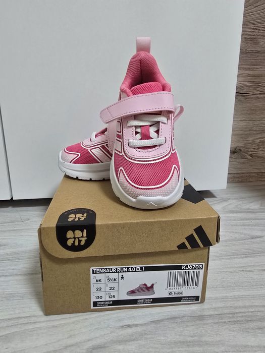 Маратонки ADIDAS