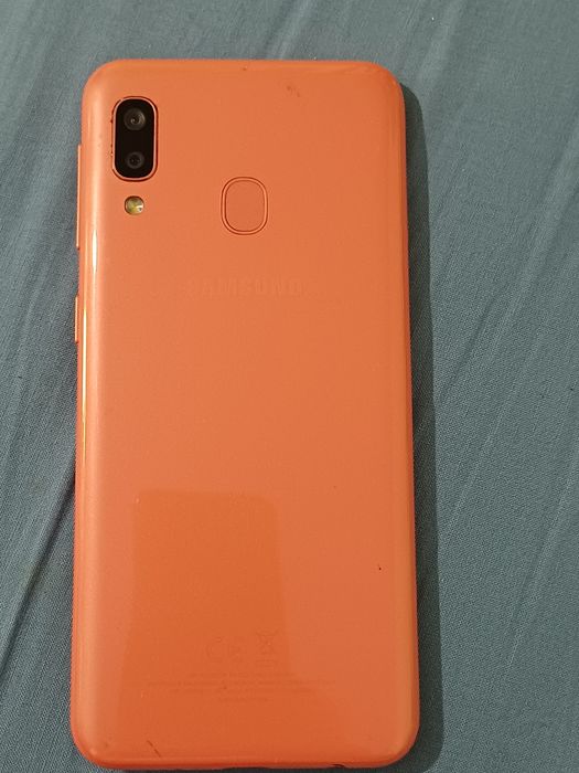 Samsung Galaxy A20e cu displayul spart placa este ok