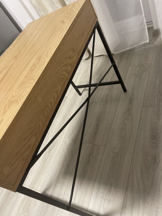 Masă compacta moderna