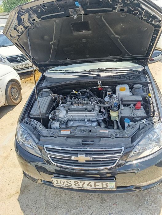 moshina orqadan urilgan