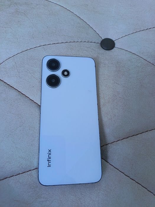 Телефон Infinix б/у