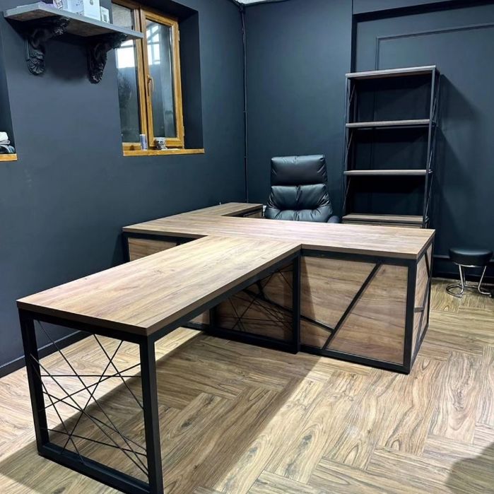 Стол в стиле лофт