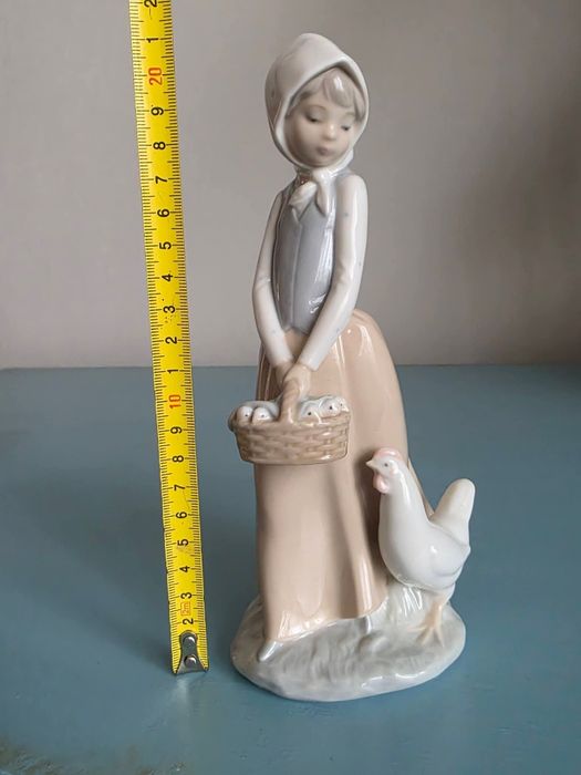 Испанска порцеланова фигура  30€