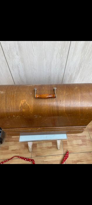 Продам швейную машинку