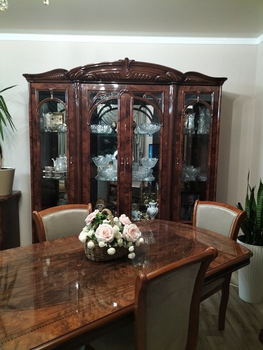 Витрина. Комод. Зеркало