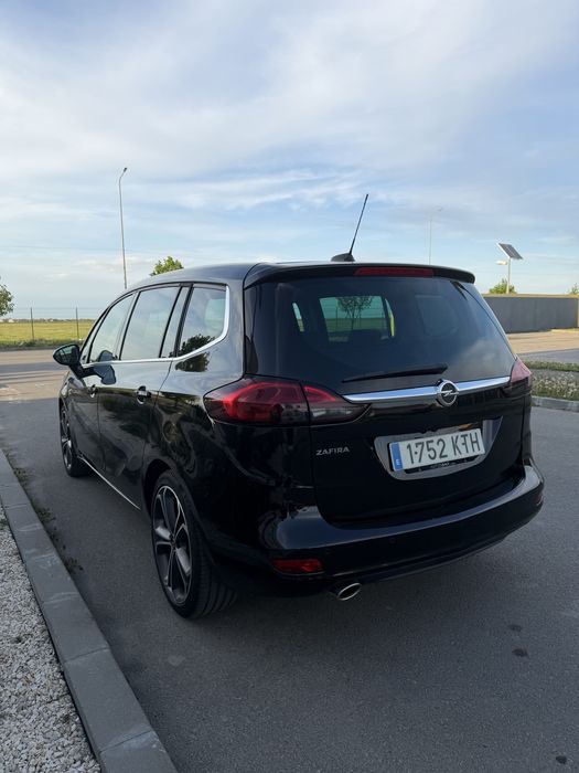 Opel Zafira Facelift 2019 Automată 7 Locuri 1.6 Benzină 136CP